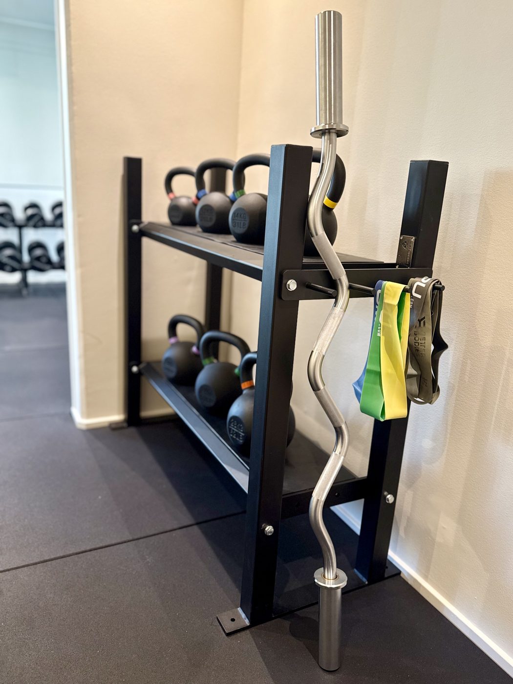 Kettlebells, skivstänger och gummiband